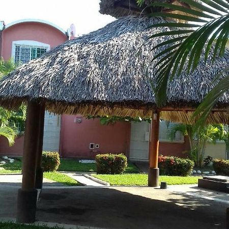 Casa Con Alberca!! Ixtapa Zihuatanejo Apartman Kültér fotó