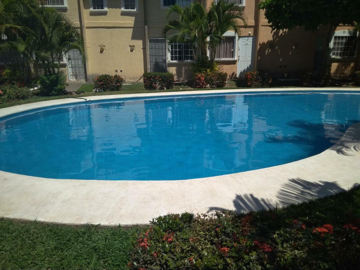 Casa Con Alberca!! Ixtapa Zihuatanejo Apartman Kültér fotó