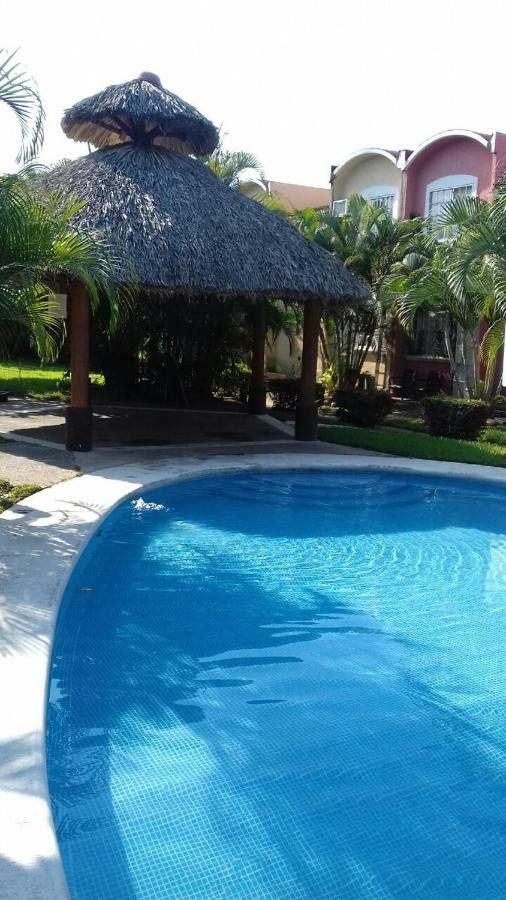 Casa Con Alberca!! Ixtapa Zihuatanejo Apartman Kültér fotó