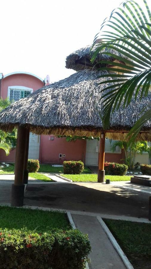 Casa Con Alberca!! Ixtapa Zihuatanejo Apartman Kültér fotó
